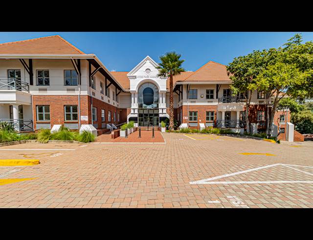 1,928M² OFFICE TO LET IN HYDE PARK